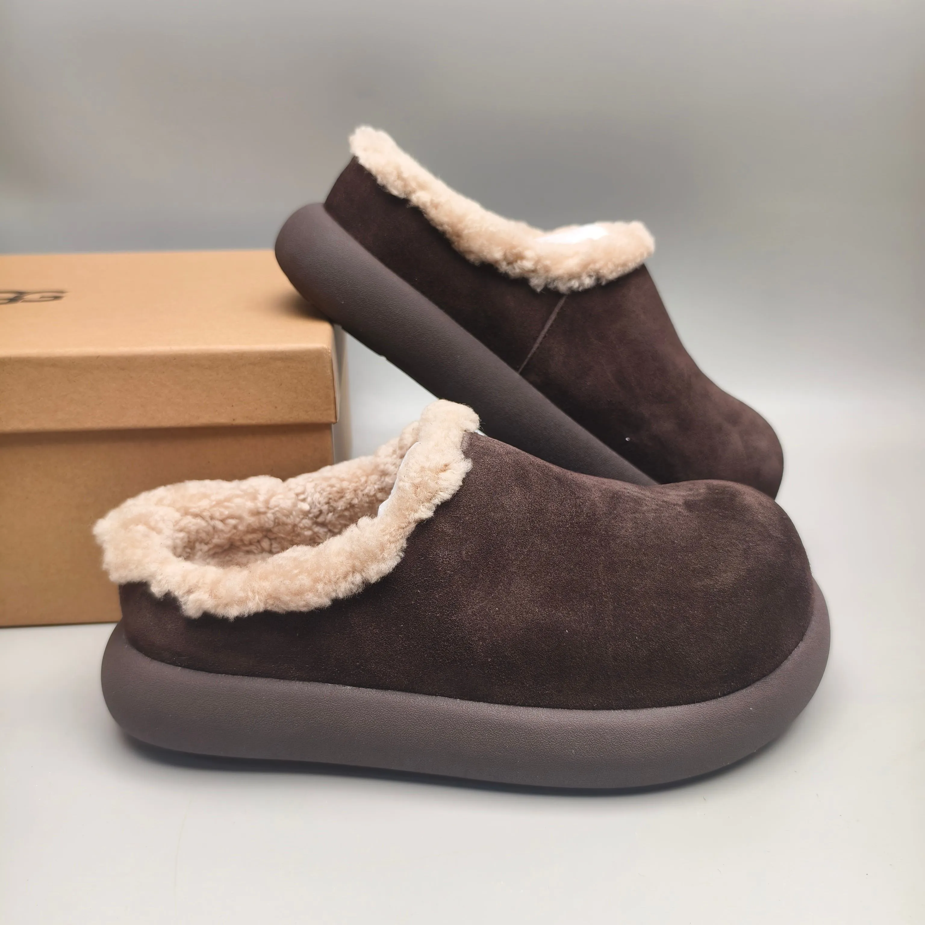 💰480 UGG sheepskin all-in-one snow boots 6088 UGG sheepskin all-in-one snow boots slip-on home shoes potato thick-soled women's shoes color: maroon antelope brown sand chocolate matching code: 35-40